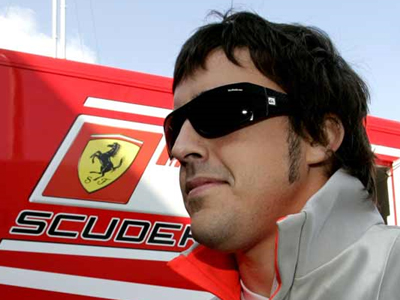 Πρώτος στην “έδρα” της Ferrari